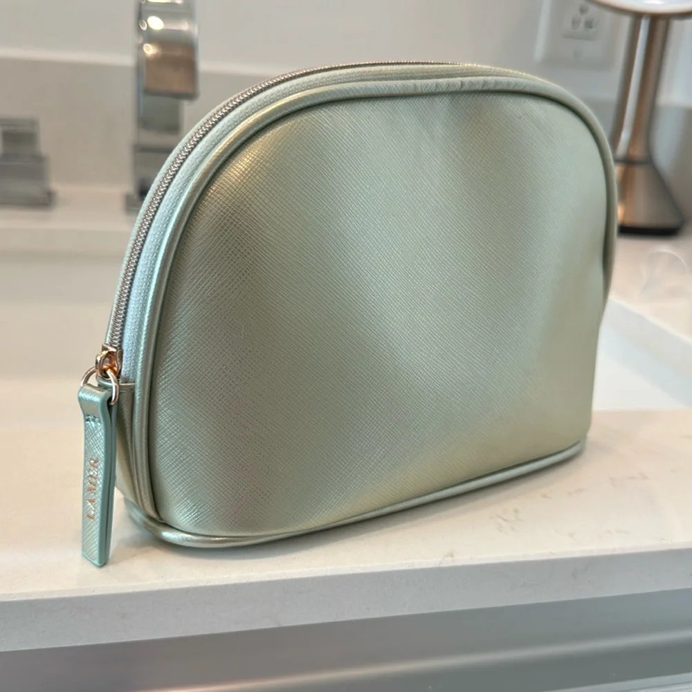 La mer make up bag